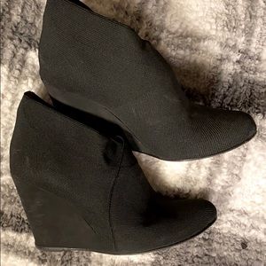 Andre women’s dress booties